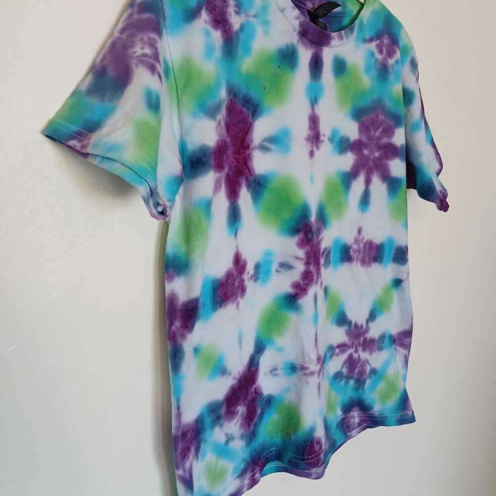Tie Dye T-Shirt with Abstract Pattern in Green Blue Purple Short Sleeved Kids L - Picture 4 of 13